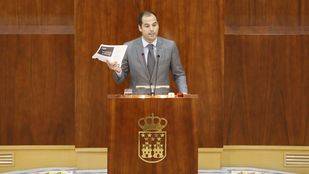 Aguado reprocha a Podemos que "haga perder el tiempo a los madrileños con peleas de patio de colegio"