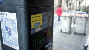Madrid prohíbe aparcar en el SER a no residentes por la contaminación