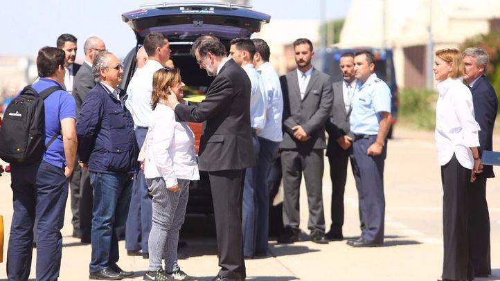 El presidente del Gobierno, Mariano Rajoy, recibe los restos mortales de Ignacio Echeverría