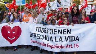 Más de un millar de personas acuden a la VI Marcha por la Vida advirtiendo de la "inconstitucionalidad" del aborto