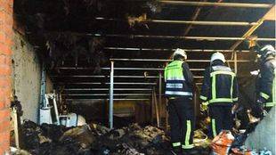 Herido un bombero en Pinto en un incendio en dos buhardillas