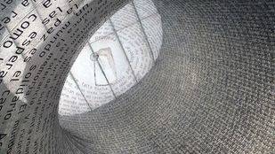 Pedro Sánchez denuncia el "abandono" del monumento a las víctimas del 11-M