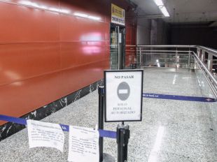 El calor obliga a la Policía Nacional a abandonar la comisaría de Sol