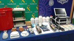 Cinco detenidos y diez kilos de droga intervenidos en Madrid y Guadalajara