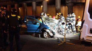 Herido muy grave tras colisionar su vehículo con una defensa de la mediana en la M30