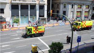 El Ayuntamiento de Madrid baldea las calles para reducir la contaminación