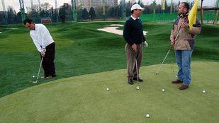 El Gobierno regional dialogará sobre el campo de golf de Chamberí pero "sin prejuicios"