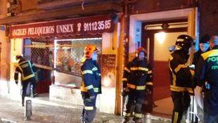 Herida al ceder el suelo de su piso y caer desde una primera planta a una peluquería en La Latina