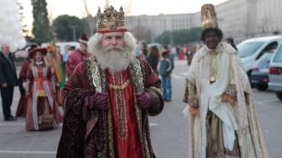 El edil de Vallecas aclara: una mujer se vestirá de rey mago, "no de reina maga"