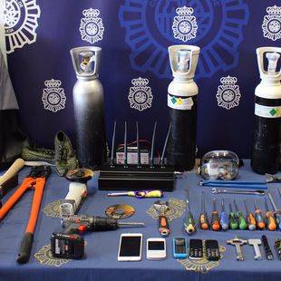 Detenidos tres falsos técnicos de telefonía por 10 robos en empresas