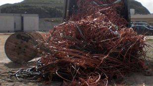 Roban 12.000 metros de cable de cobre del alumbrado público en Parla