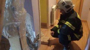 Desalojado un edificio en Carabanchel por la aparición de grietas muy graves en los pilares