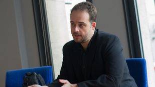 Fernández: "No hay una conciencia de las administraciones de una protección real de los menores en el uso de Internet"