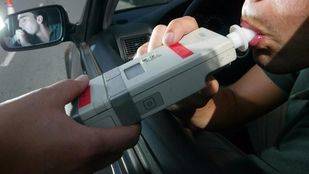 Dos conductores sancionados por viajar junto a sus hijos con altas tasas de alcohol