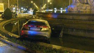 Detenido tras empotrar su coche en la fuente de Cibeles y cuadruplicar la tasa de alcohol permitida
