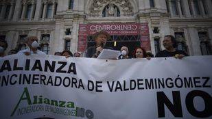 Varios colectivos exigen el cierre de la incineradora de Valdemingómez ante el Ayuntamiento