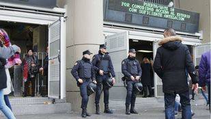 Detenidos 4 'ultrasur' por amenazar a directivos del Real Madrid