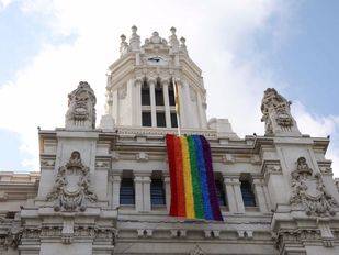 La bandera de los madrileños