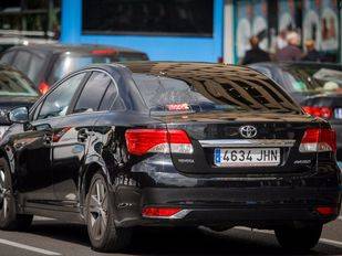 Fomento impedirá la venta y el alquiler de licencias VTC
