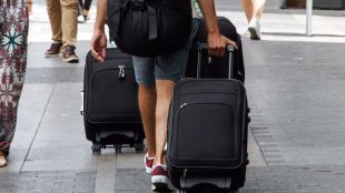 Prohibir los pisos turísticos implica un acuerdo unánime de los vecinos, "algo que es casi imposible"