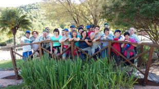 La Comunidad programa actividades acuáticas y salidas a parques temáticos para personas discapacitadas