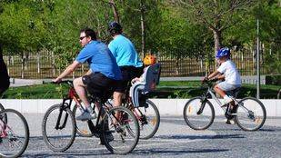 Accesibilidad y convivencia de peatones y bicis, asignaturas pendientes de Madrid Río