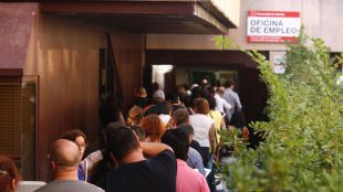 La bajada del paro esconde un 85 % de contratos temporales, según la oposición