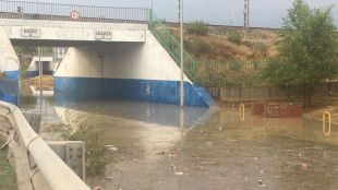 Muere un hombre ahogado tras quedar atrapado por el agua en Coslada