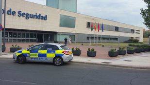 Un vecino encuentra una cartera con 627 euros y la entrega a la Policía en Alcorcón