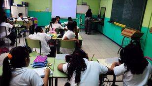 Más de 15.000 alumnos, sin plaza a dos meses de que empiece el curso escolar, según CCOO