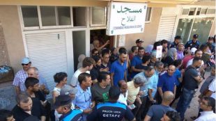 Decenas de personas impiden el cierre de una mezquita en Getafe pero el Ayuntamiento no desiste