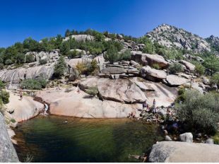 La prohibición del baño en La Pedriza "daña a la economía local"
