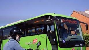 Una de las paradas de autobús de la A-4, compartida por las líneas 422, 424, 428 y N401, desaparecerá el sábado