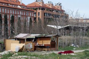 El Ayuntamiento y ADIF pretenden crear instalaciones públicas en los terrenos chabolistas de Delicias