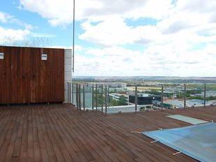 Un madrileño descubre que le han realquilado el piso en Airbnb