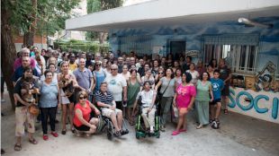 La Asociación de Vecinos de Manoteras teme ser desahuciada por una deuda de 68.000 euros