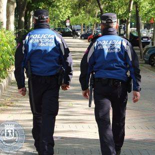 Dos detenidos en Carabanchel tras robar en una tienda de telefonía