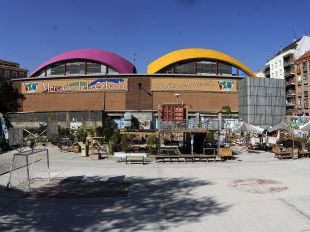 La plaza de la Cebada mantendrá el mercado y añadirá una instalación deportiva