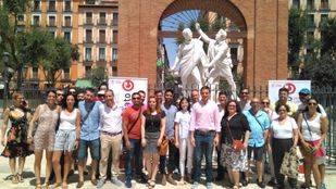Juan Lobato presenta a su equipo en la Plaza del 2 de Mayo
