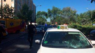 El taxi que ha atropellado a un anciano en la avenida Monforte de Lemos