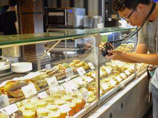 Los turistas vienen a comer