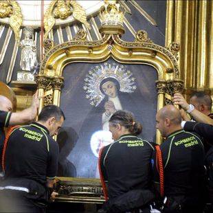 El Ayuntamiento instalará una pantalla fuera de la parroquia para seguir en la plaza la misa de La Paloma