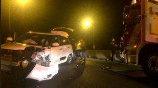 Uno de los vehículos implicados en un choque frontal en la M-500 que se ha saldado con dos heridos.