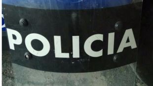 Cinco agentes estuvieron 20 minutos sin protección en los disturbios de Pinto