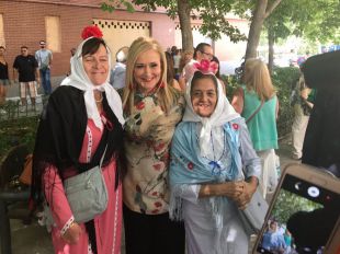 Cifuentes defiende la limitación de mandatos, pero no para Rajoy