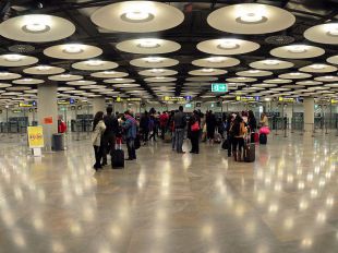Los trabajadores de Eulen en Barajas se reúnen con la vista puesta en El Prat