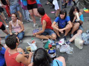 Cerco al botellón: crecen un 36% las multas en la primera mitad del año