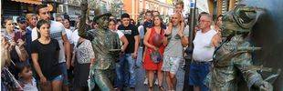 Las estatuas humanas animan las fiestas en Leganés