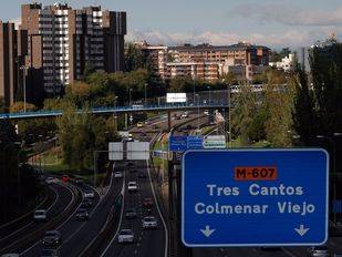 Cartel hacia la carretera de Colmenar M-607. (Archivo)