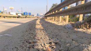 El acceso a Los Berrocales, cerrado por barro desde julio
